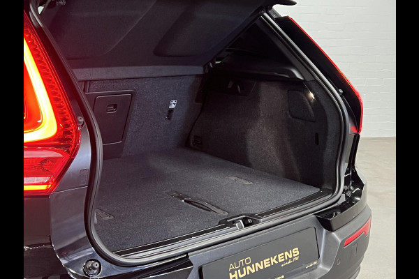 Volvo XC40 Ultimate Dark Open dak | Adapt. cruise | 360 camera | Stuur-/stoelverwarming | Harman/Kardon | Memory | Carplay