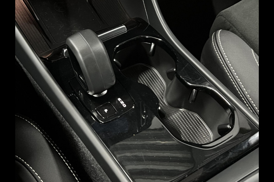 Volvo XC40 Ultimate Dark Open dak | Adapt. cruise | 360 camera | Stuur-/stoelverwarming | Harman/Kardon | Memory | Carplay