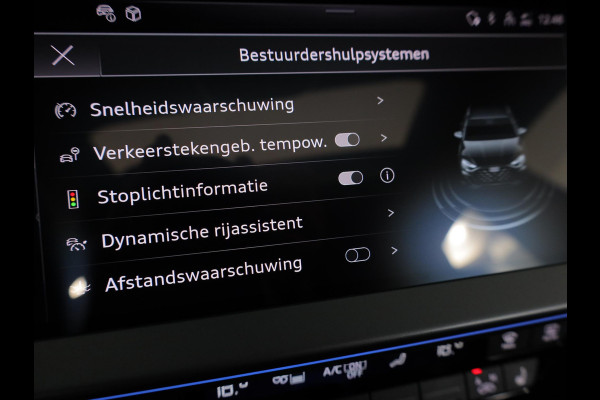 Audi A3 Sportback 45 TFSI e S edition Competition 272 pk S-tronic | Verlengde garantie | Navigatie | Panoramadak | Parkeersensoren (Park assist) | Achteruitrijcamera | S-Line |