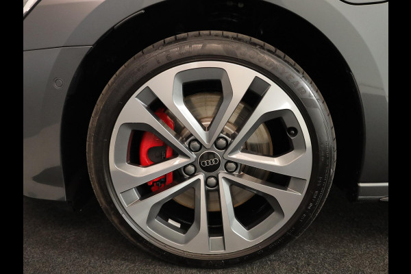 Audi A3 Sportback 45 TFSI e S edition Competition 272 pk S-tronic | Verlengde garantie | Navigatie | Panoramadak | Parkeersensoren (Park assist) | Achteruitrijcamera | S-Line |