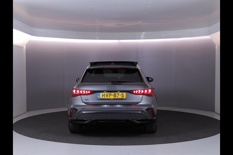Audi A3 Sportback 45 TFSI e S edition Competition 272 pk S-tronic | Verlengde garantie | Navigatie | Panoramadak | Parkeersensoren (Park assist) | Achteruitrijcamera | S-Line |