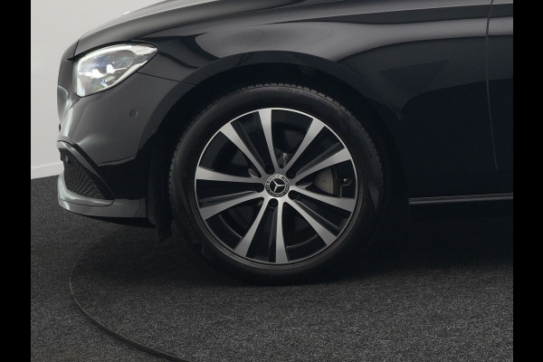 Mercedes-Benz E-Klasse Estate 300e Avantgarde PHEV 320pk Dealer O.H | Widescreen | Sfeerverlichting | Lederen Sportstoelen Verwarmd | Apple Carplay | Camera | Cruise Control |  Navigatie | DAB |  Plug In Hybrid