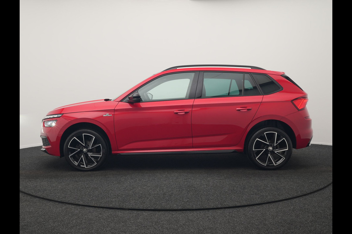 Škoda Kamiq 1.0 TSI Monte Carlo 116pk DSG Dealer O.H. | Panodak | Apple Carplay | RS Sportstoelen Verwarmd | LED Koplampen | Cruise Control | DAB | 18"L.M |