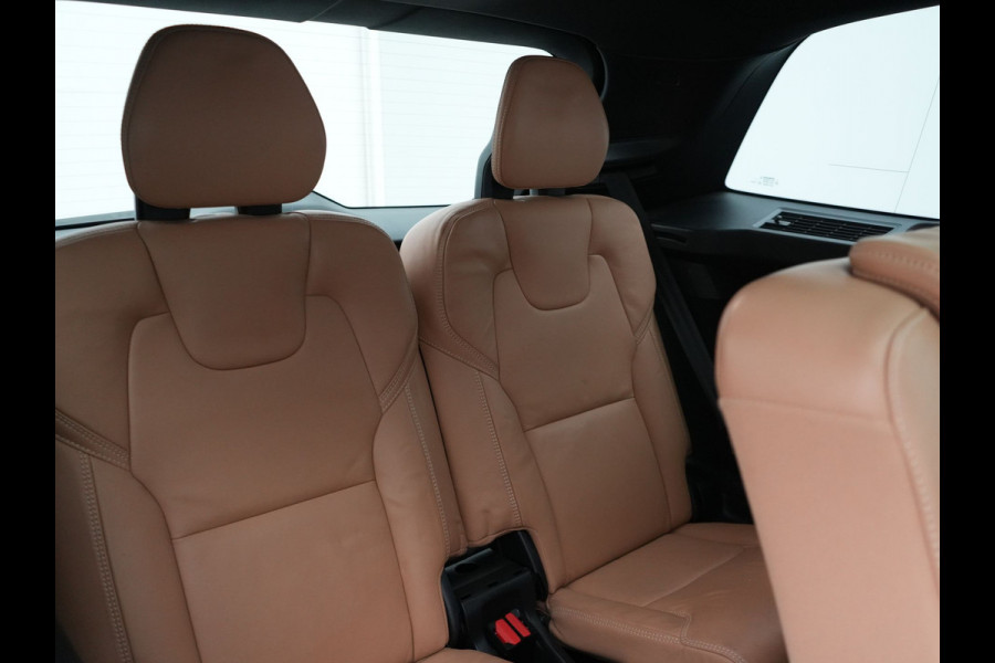 Volvo XC90 T8 Twin Engine AWD Inscription 7 Persoons PHEV 394pk Dealer O.H. | Panodak | Adaptive Cruise | Luxe Lederen Sportstoelen Memory & Verwarmd | 360 Camera | Head Up | Harman Kardon | Apple Carplay | Blis | Virtual | Navigatie | 21"L.M | Plug In Hybrid