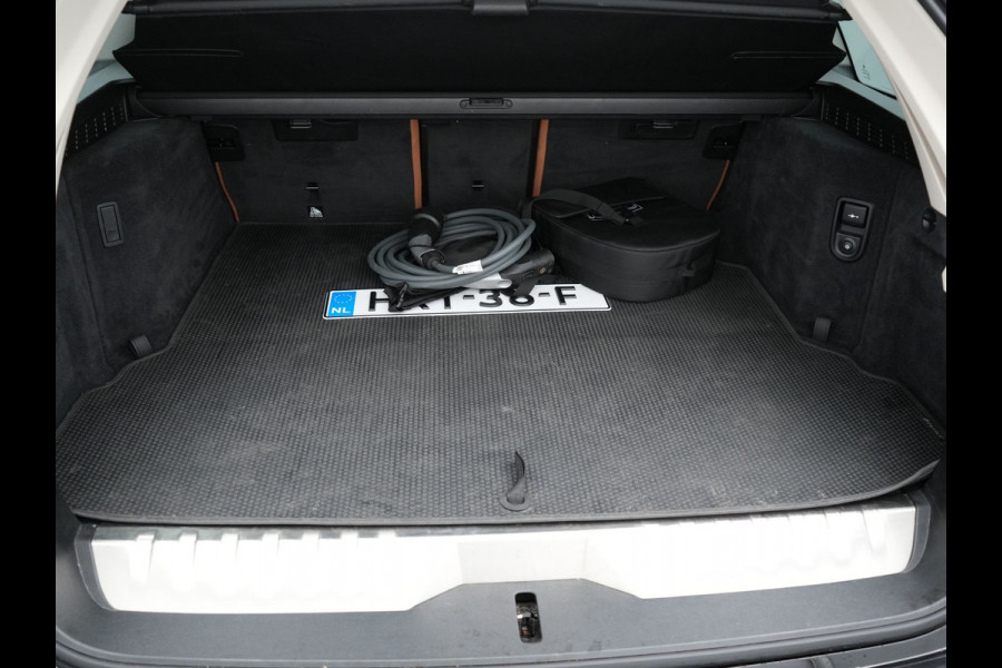 BMW 5 Serie Touring 530e xDrive Business Edition Plus PHEV 293pk Dealer O.H | Trekhaak af Fabriek | Adaptive Cruise | 360 Camera | M Sportstuur | Keyless | BLIS | Plug In Hybrid