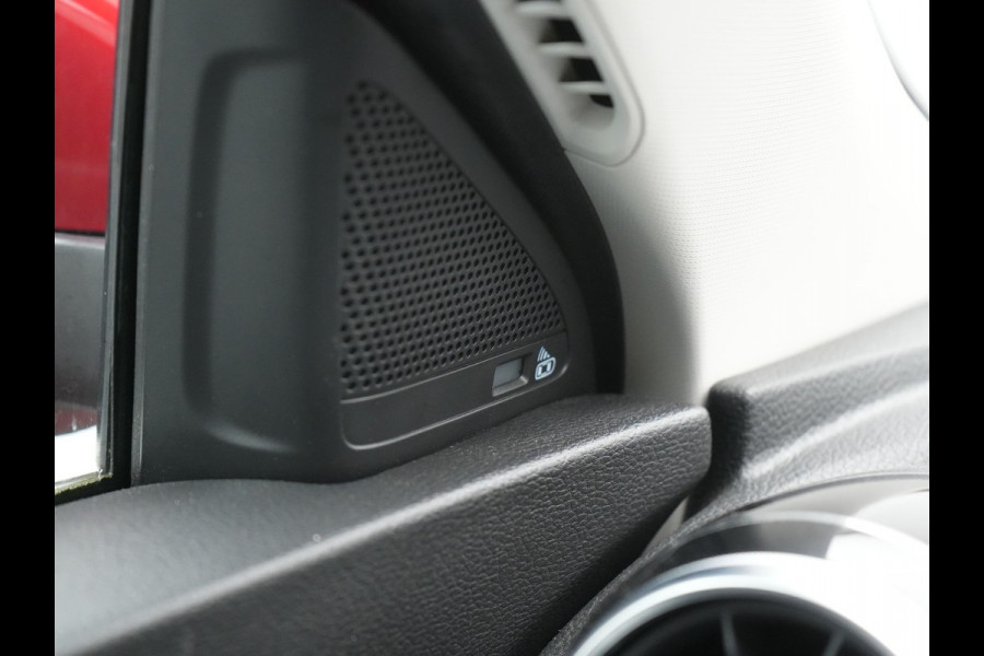 MG EHS 1.5 TGDI Luxury PHEV 258pk | Panodak | Adaptive Cruise | 360 Camera | Lederen Sportstoelen Verwarmd | Sfeerverlichting | Keyless | Apple Carplay | Blis | Navigatie | Virtual | DAB | Plug In Hybrid