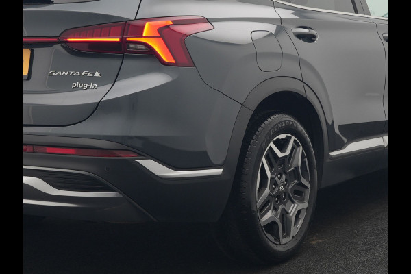 Hyundai Santa Fe 1.6 T-GDI Comfort Smart Sky PHEV 266pk Dealer O.H. | Trekhaak Afn. | Panodak | Adaptive Cruise | Camera | Krell Audio | Lederen Sportstoelen Verwarmd | Apple Carplay | Keyless | Blis | Stuur Verwarmd | Navigatie | DAB | Plug In Hybrid