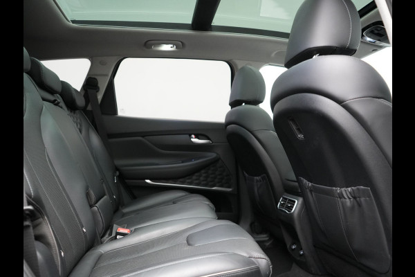 Hyundai Santa Fe 1.6 T-GDI Comfort Smart Sky PHEV 266pk Dealer O.H. | Trekhaak Afn. | Panodak | Adaptive Cruise | Camera | Krell Audio | Lederen Sportstoelen Verwarmd | Apple Carplay | Keyless | Blis | Stuur Verwarmd | Navigatie | DAB | Plug In Hybrid