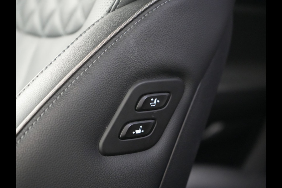 Hyundai Santa Fe 1.6 T-GDI Comfort Smart Sky PHEV 266pk Dealer O.H. | Trekhaak Afn. | Panodak | Adaptive Cruise | Camera | Krell Audio | Lederen Sportstoelen Verwarmd | Apple Carplay | Keyless | Blis | Stuur Verwarmd | Navigatie | DAB | Plug In Hybrid