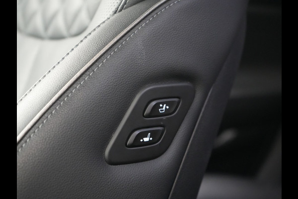 Hyundai Santa Fe 1.6 T-GDI Comfort Smart Sky PHEV 266pk Dealer O.H. | Trekhaak Afn. | Panodak | Adaptive Cruise | Camera | Krell Audio | Lederen Sportstoelen Verwarmd | Apple Carplay | Keyless | Blis | Stuur Verwarmd | Navigatie | DAB | Plug In Hybrid