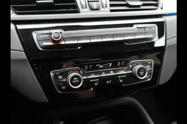 BMW X1 xDrive25e Sportline PHEV 221pk Dealer O.H. | Trekhaak Afn. | Camera | Sportstoelen Memory & Verwarmd | Keyless | Sfeerverlichting | Adaptive LED | Cruise Control | Navigatie | DAB |  Plug In Hybrid