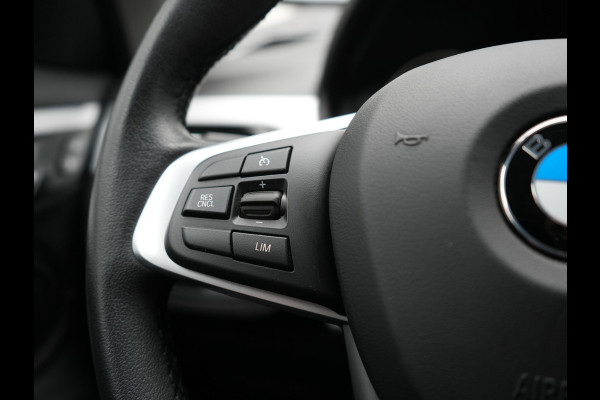 BMW X1 xDrive25e Sportline PHEV 221pk Dealer O.H. | Trekhaak Afn. | Camera | Sportstoelen Memory & Verwarmd | Keyless | Sfeerverlichting | Adaptive LED | Cruise Control | Navigatie | DAB |  Plug In Hybrid