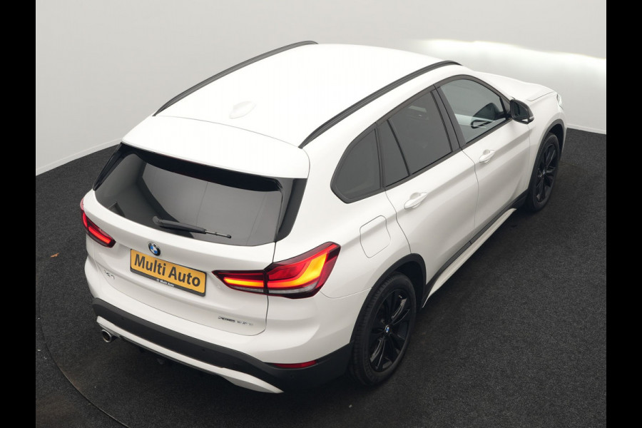 BMW X1 xDrive25e Sportline PHEV 221pk Dealer O.H. | Trekhaak Afn. | Camera | Sportstoelen Memory & Verwarmd | Keyless | Sfeerverlichting | Adaptive LED | Cruise Control | Navigatie | DAB |  Plug In Hybrid