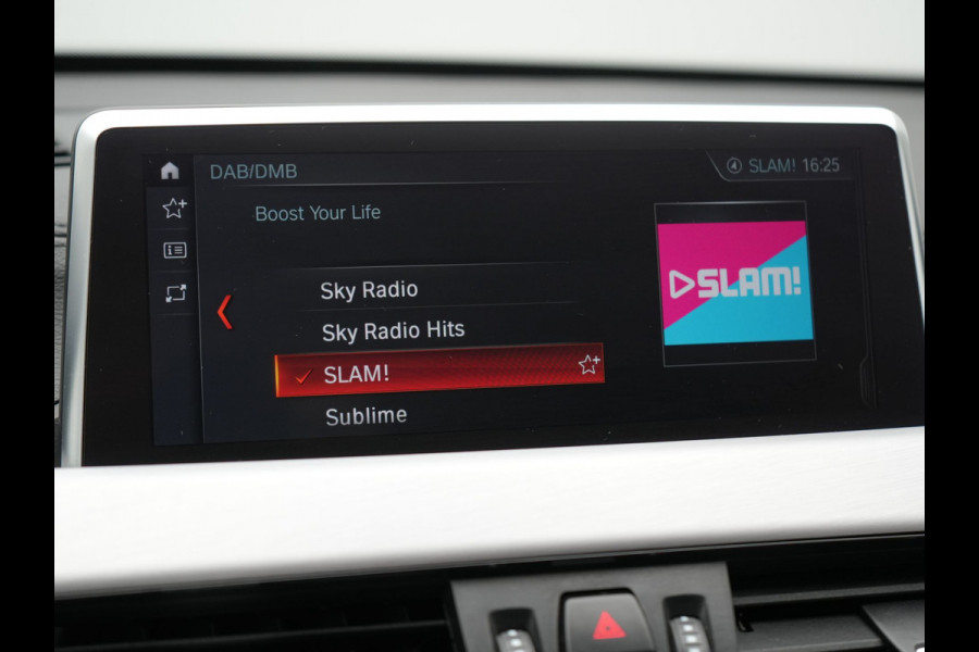 BMW X1 xDrive25e Sportline PHEV 221pk Dealer O.H. | Trekhaak Afn. | Camera | Sportstoelen Memory & Verwarmd | Keyless | Sfeerverlichting | Adaptive LED | Cruise Control | Navigatie | DAB |  Plug In Hybrid