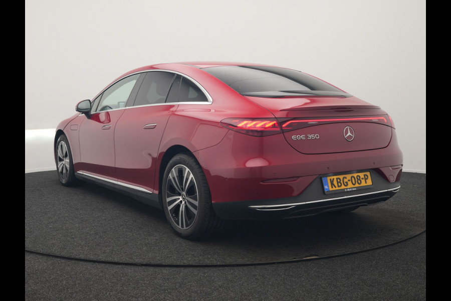 Mercedes-Benz EQE 350 Advantage 100 kWh 292pk Dealer O.H. | Adaptive Cruise | Luchtvering | Burmester Audio | Digital Light | 360 Camera | Lederen Sportstoelen Memory & Verwarmd | Sfeerverlichting | Keyless | Apple Carplay | Virtual | Navigatie |