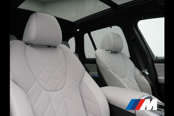 BMW X5 xDrive50e M Sport PHEV 490pk Dealer O.H. | Panodak | Luchtvering | Adaptive Cruise | Head Up | 360 Camera | Harman / Kardon | Lederen Sportstoelen Memory & Verwarmd | Sfeerverlichting | Apple Carplay | Keyless | Blis | 20"L.M | Plug