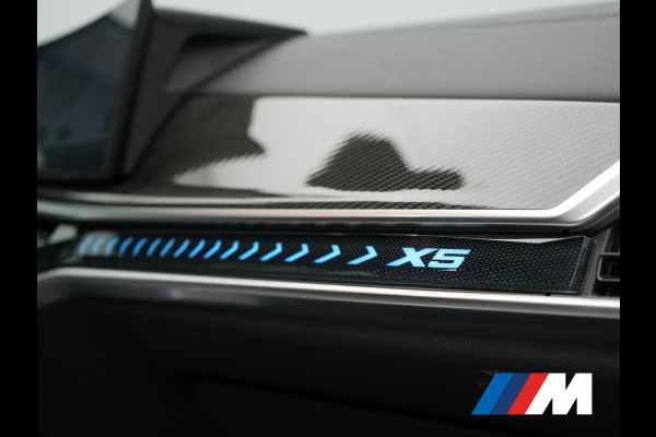 BMW X5 xDrive50e M Sport PHEV 490pk Dealer O.H. | Panodak | Luchtvering | Adaptive Cruise | Head Up | 360 Camera | Harman / Kardon | Lederen Sportstoelen Memory & Verwarmd | Sfeerverlichting | Apple Carplay | Keyless | Blis | 20"L.M | Plug