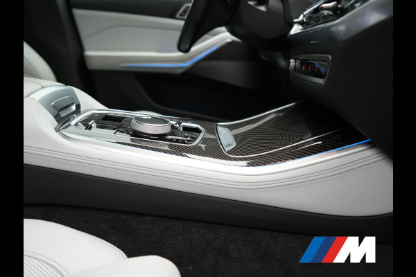 BMW X5 xDrive50e M Sport PHEV 490pk Dealer O.H. | Panodak | Luchtvering | Adaptive Cruise | Head Up | 360 Camera | Harman / Kardon | Lederen Sportstoelen Memory & Verwarmd | Sfeerverlichting | Apple Carplay | Keyless | Blis | 20"L.M | Plug