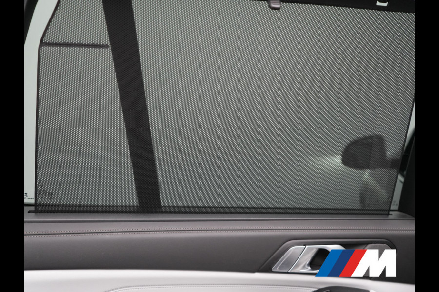 BMW X5 xDrive50e M Sport PHEV 490pk Dealer O.H. | Panodak | Luchtvering | Adaptive Cruise | Head Up | 360 Camera | Harman / Kardon | Lederen Sportstoelen Memory & Verwarmd | Sfeerverlichting | Apple Carplay | Keyless | Blis | 20"L.M | Plug