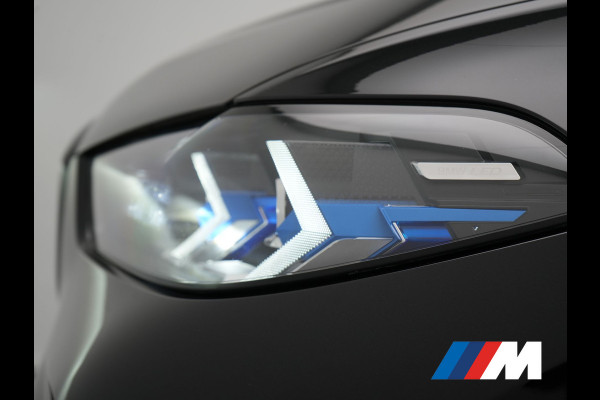 BMW X5 xDrive50e M Sport PHEV 490pk Dealer O.H. | Panodak | Luchtvering | Adaptive Cruise | Head Up | 360 Camera | Harman / Kardon | Lederen Sportstoelen Memory & Verwarmd | Sfeerverlichting | Apple Carplay | Keyless | Blis | 20"L.M | Plug