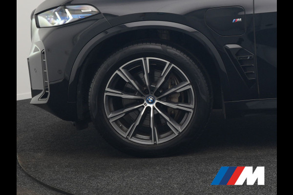 BMW X5 xDrive50e M Sport PHEV 490pk Dealer O.H. | Panodak | Luchtvering | Adaptive Cruise | Head Up | 360 Camera | Harman / Kardon | Lederen Sportstoelen Memory & Verwarmd | Sfeerverlichting | Apple Carplay | Keyless | Blis | 20"L.M | Plug
