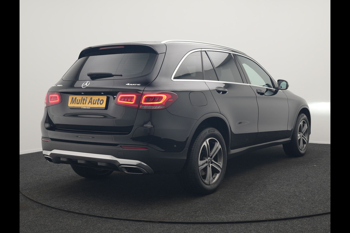 Mercedes-Benz GLC 300e 4MATIC Premium PHEV 320pk Dealer O.H | Adaptive Cruise | Camera | Alcantara Sportstoelen Verwarmd | Apple Carplay | Blis | AMG Interieur | Navigatie | DAB | Plug In Hybrid |