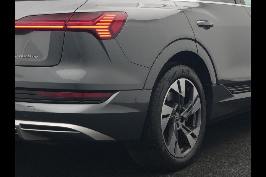 Audi e-tron 50 Quattro 2x S Line 313pk 71 kWh Dealer O.H INCL BTW | Luchtvering | Panodak | Head Up | Adaptive Cruise | Sfeerverlichting | Lederen Sportstoelen Verwarmd | Keyless | Navigatie | 20"L.M | DAB | Virtual |