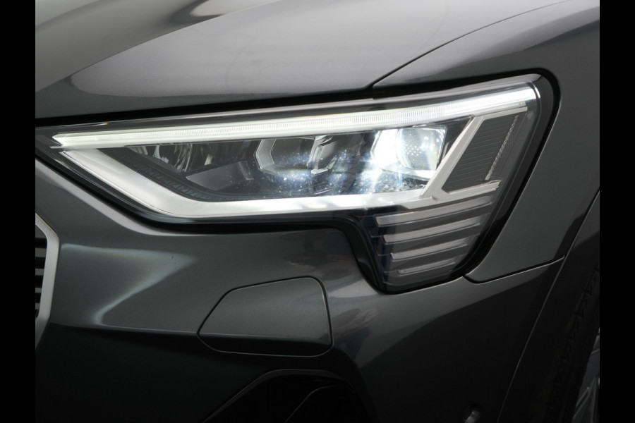 Audi e-tron 50 Quattro 2x S Line 313pk 71 kWh Dealer O.H INCL BTW | Luchtvering | Panodak | Head Up | Adaptive Cruise | Sfeerverlichting | Lederen Sportstoelen Verwarmd | Keyless | Navigatie | 20"L.M | DAB | Virtual |