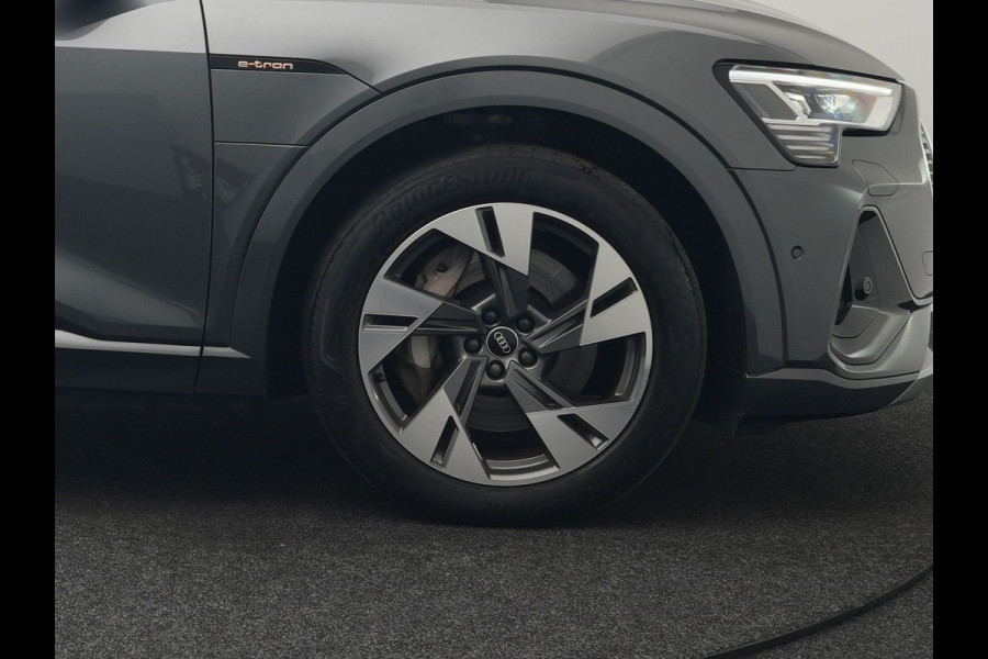 Audi e-tron 50 Quattro 2x S Line 313pk 71 kWh Dealer O.H INCL BTW | Luchtvering | Panodak | Head Up | Adaptive Cruise | Sfeerverlichting | Lederen Sportstoelen Verwarmd | Keyless | Navigatie | 20"L.M | DAB | Virtual |