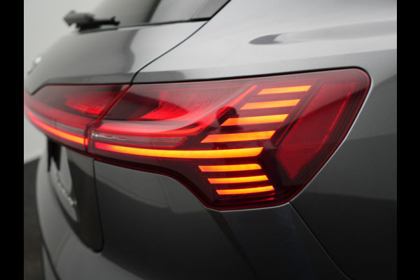 Audi e-tron 50 Quattro 2x S Line 313pk 71 kWh Dealer O.H INCL BTW | Luchtvering | Panodak | Head Up | Adaptive Cruise | Sfeerverlichting | Lederen Sportstoelen Verwarmd | Keyless | Navigatie | 20"L.M | DAB | Virtual |
