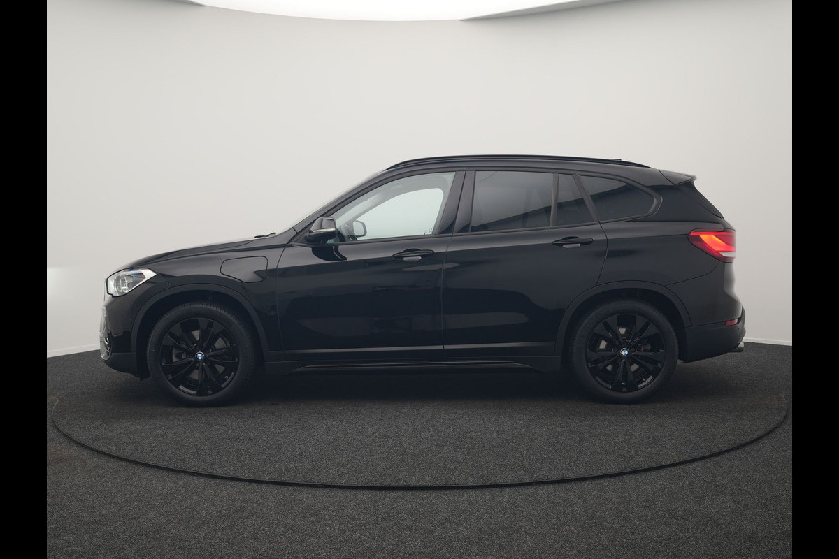 BMW X1 xDrive25e Sportline PHEV 221pk Dealer O.H | Trekhaak Afn. | Camera | Sportstoelen & Stuur Verwarmd | BMW LED | Hifi Audio | Navigatie | DAB | 18" L.M | Plug In Hybrid |