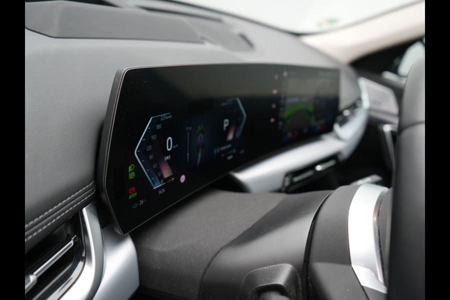 BMW iX1 xDrive30 Launch Edition 313pk 67 kWh Dealer O.H 96.5% SOH | Panodak | Adaptive Cruise | 360 Camera | Lederen Comfortzetels Massage & Memory | Head Up | Harman Kardon | Keyless |