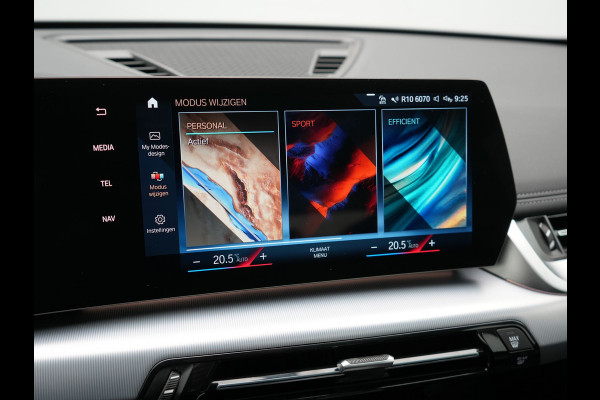 BMW iX1 xDrive30 Launch Edition 313pk 67 kWh Dealer O.H 96.5% SOH | Panodak | Adaptive Cruise | 360 Camera | Lederen Comfortzetels Massage & Memory | Head Up | Harman Kardon | Keyless |