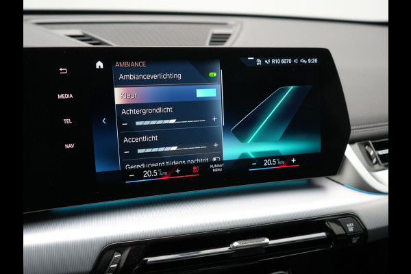 BMW iX1 xDrive30 Launch Edition 313pk 67 kWh Dealer O.H 96.5% SOH | Panodak | Adaptive Cruise | 360 Camera | Lederen Comfortzetels Massage & Memory | Head Up | Harman Kardon | Keyless |
