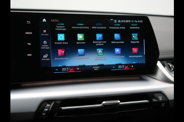 BMW iX1 xDrive30 Launch Edition 313pk 67 kWh Dealer O.H 96.5% SOH | Panodak | Adaptive Cruise | 360 Camera | Lederen Comfortzetels Massage & Memory | Head Up | Harman Kardon | Keyless |