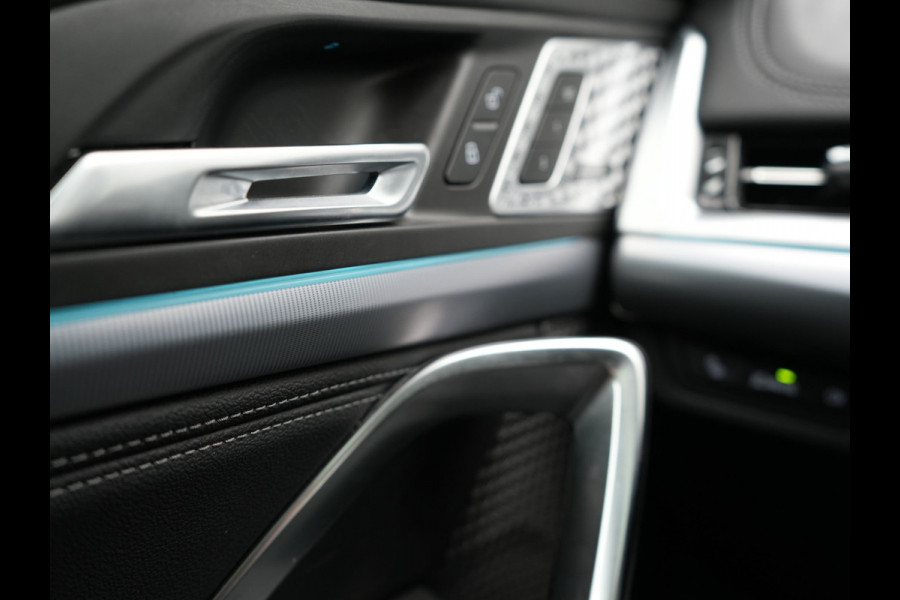 BMW iX1 xDrive30 Launch Edition 313pk 67 kWh Dealer O.H 96.5% SOH | Panodak | Adaptive Cruise | 360 Camera | Lederen Comfortzetels Massage & Memory | Head Up | Harman Kardon | Keyless |