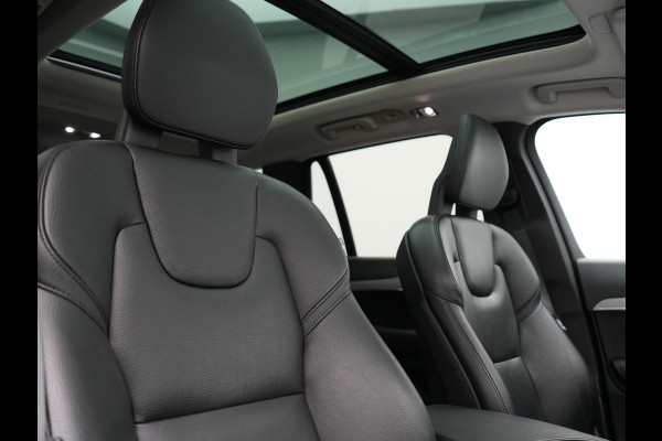 Volvo XC90 T8 Recharge AWD Inscription 7 Persoons PHEV 394pk | Panodak | Adaptive Cruise | Camera | Lederen Sportstoelen Memory & Verwarmd | Stuur Verwarmd | Keyless | Blis | Apple Carplay | Navigatie | DAB | Plug In Hybrid |