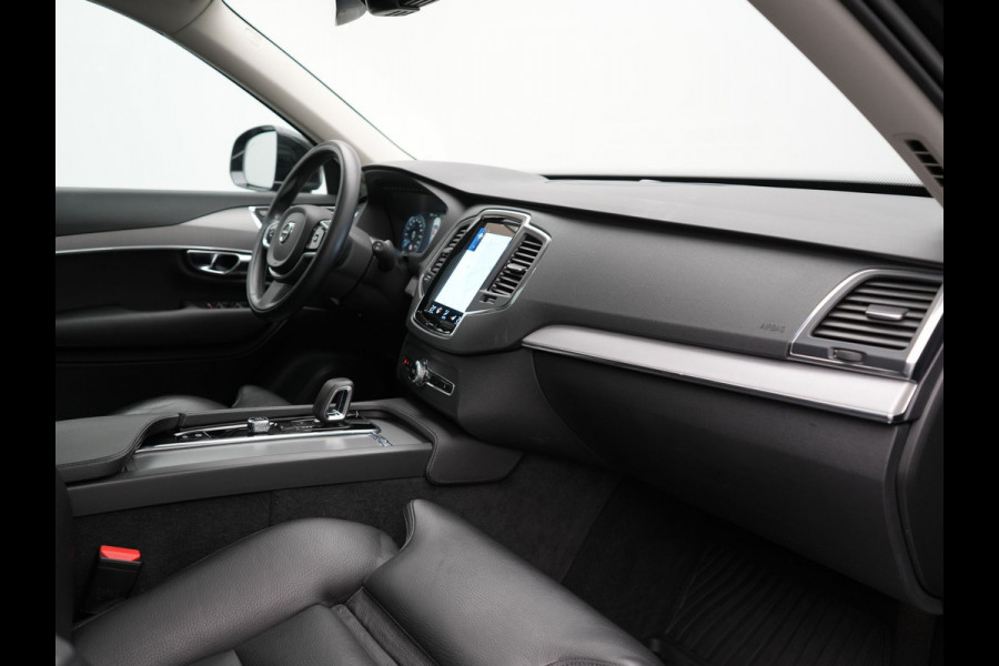 Volvo XC90 T8 Recharge AWD Inscription 7 Persoons PHEV 394pk | Panodak | Adaptive Cruise | Camera | Lederen Sportstoelen Memory & Verwarmd | Stuur Verwarmd | Keyless | Blis | Apple Carplay | Navigatie | DAB | Plug In Hybrid |