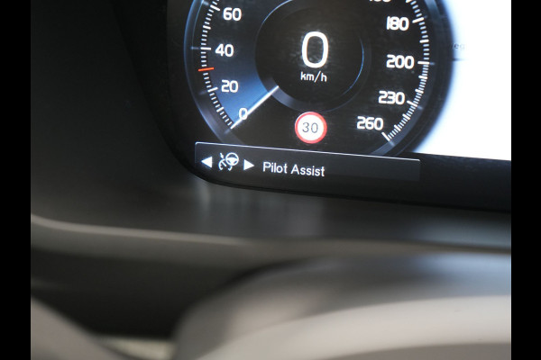 Volvo XC90 T8 Recharge AWD Inscription 7 Persoons PHEV 394pk | Panodak | Adaptive Cruise | Camera | Lederen Sportstoelen Memory & Verwarmd | Stuur Verwarmd | Keyless | Blis | Apple Carplay | Navigatie | DAB | Plug In Hybrid |