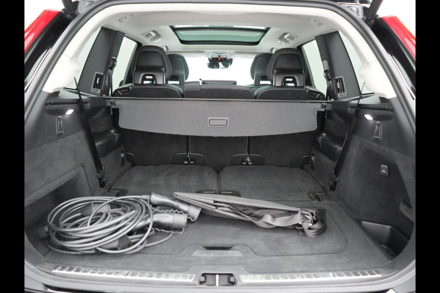 Volvo XC90 T8 Recharge AWD Inscription 7 Persoons PHEV 394pk | Panodak | Adaptive Cruise | Camera | Lederen Sportstoelen Memory & Verwarmd | Stuur Verwarmd | Keyless | Blis | Apple Carplay | Navigatie | DAB | Plug In Hybrid |