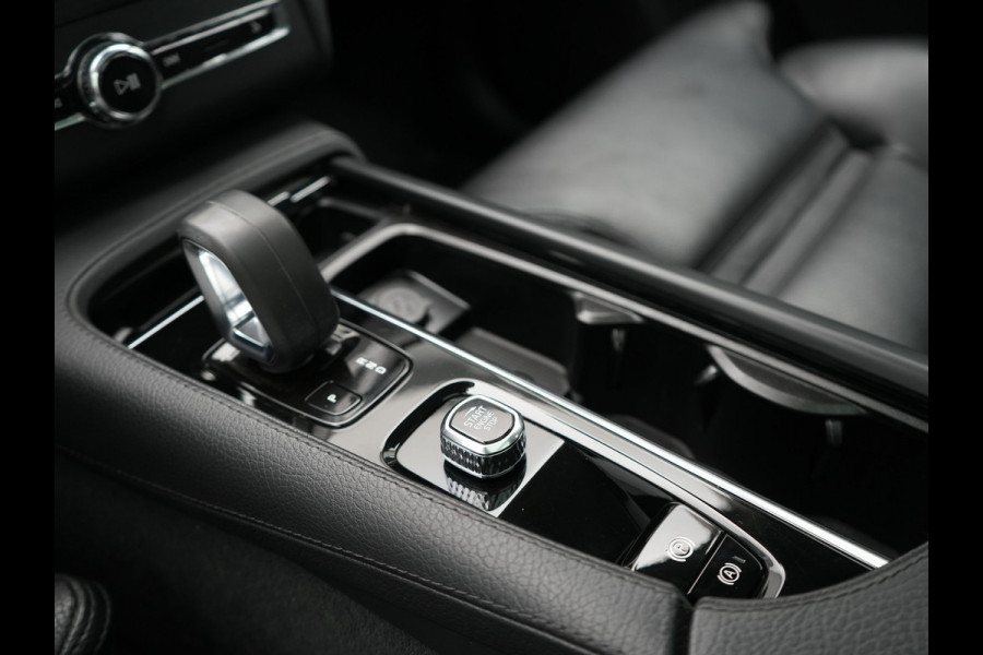Volvo XC90 T8 Recharge AWD Inscription 7 Persoons PHEV 394pk | Panodak | Adaptive Cruise | Camera | Lederen Sportstoelen Memory & Verwarmd | Stuur Verwarmd | Keyless | Blis | Apple Carplay | Navigatie | DAB | Plug In Hybrid |