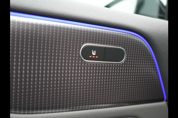 Mercedes-Benz EQA 250+ Business Line 74 kWh LONG RANGE 191pk Dealer O.H. | MBUX Widescreen Navi | Camera | Sfeerverlichting | 18"L.M | Sportstoelen Verwarmd | Apple Carplay | Cruise Control | Navigatie | DAB |