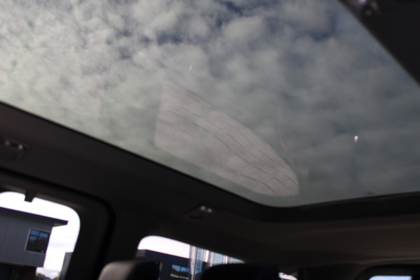 Ford Tourneo Custom 340 2.5 PHEV L2H1 Titanium X 232pk | ACC | Pano | B&O | Elek. schuifdeuren | 360 camera | Elek-Trekhaak | Prijs excl. BTW