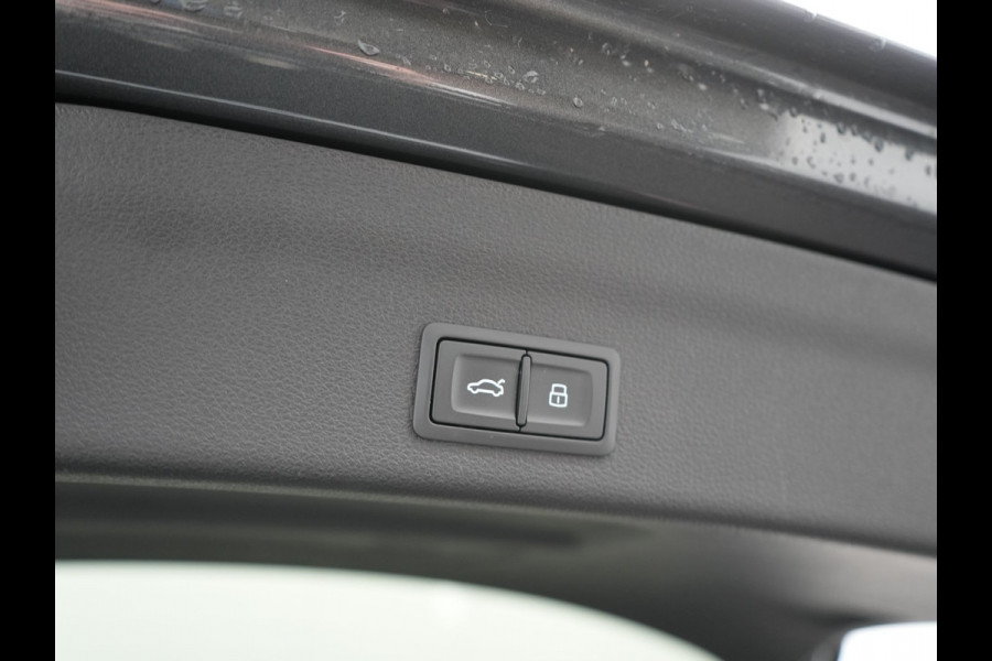 Audi A6 Avant 50 TFSI e quattro S-Line PHEV 300pk Dealer O.H | Panodak | Head Up | Adaptive Cruise | Lederen Sportstoelen Memory & Verwarmd | S Sportstuur Verwarmd | Apple Carplay | Blis | Sfeerverlichting | Keyless | Navigatie | Virtual | DAB | 19" L. | Plug In Hybrid |