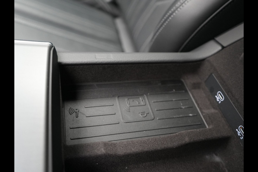 Audi A6 Avant 50 TFSI e quattro S-Line PHEV 300pk Dealer O.H | Panodak | Head Up | Adaptive Cruise | Lederen Sportstoelen Memory & Verwarmd | S Sportstuur Verwarmd | Apple Carplay | Blis | Sfeerverlichting | Keyless | Navigatie | Virtual | DAB | 19" L. | Plug In Hybrid |