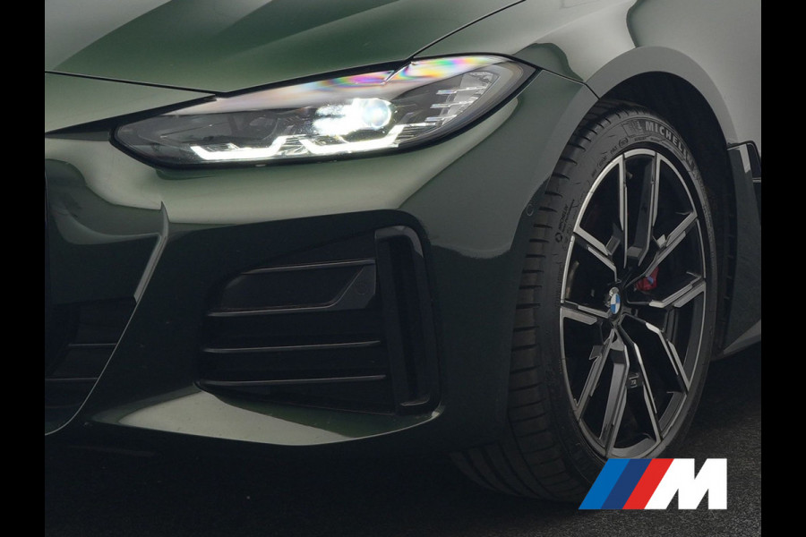 BMW 4 Serie Gran Coupé 430i M Sport 245pk Dealer O.H Sanremo Green | Panodak | Lederen Competition Stoelen Memory & Verwarmd | Adaptive Onderstel | 360 Camera | Harman & Kardon | 19" L.M | Carbon | Apple Carplay | Navigatie | Blis | Virtual | DAB |