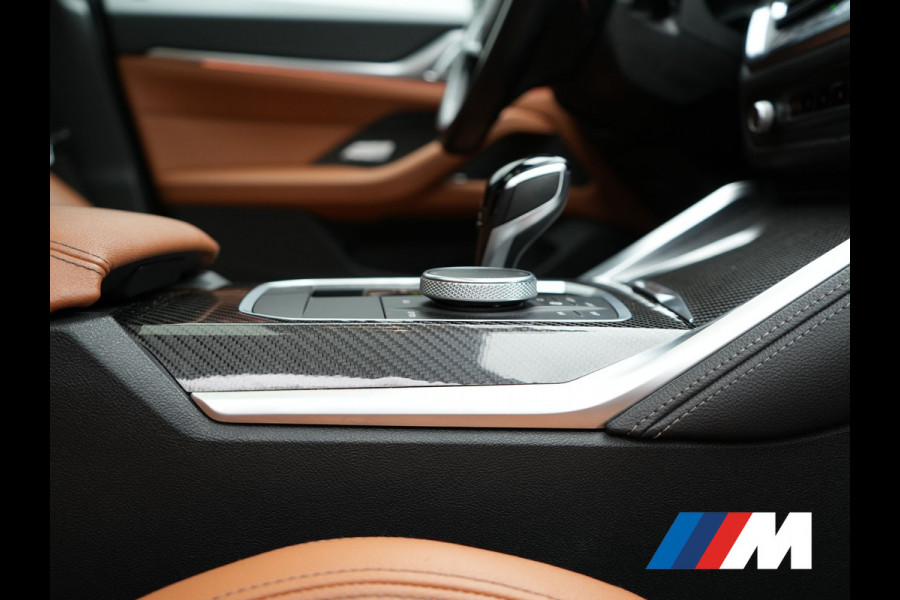 BMW 4 Serie Gran Coupé 430i M Sport 245pk Dealer O.H Sanremo Green | Panodak | Lederen Competition Stoelen Memory & Verwarmd | Adaptive Onderstel | 360 Camera | Harman & Kardon | 19" L.M | Carbon | Apple Carplay | Navigatie | Blis | Virtual | DAB |
