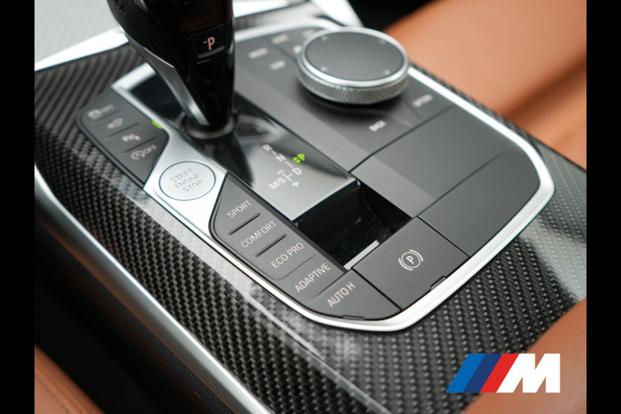 BMW 4 Serie Gran Coupé 430i M Sport 245pk Dealer O.H Sanremo Green | Panodak | Lederen Competition Stoelen Memory & Verwarmd | Adaptive Onderstel | 360 Camera | Harman & Kardon | 19" L.M | Carbon | Apple Carplay | Navigatie | Blis | Virtual | DAB |