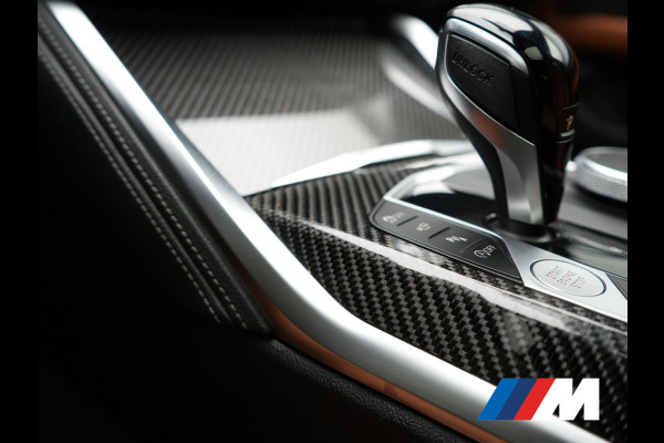 BMW 4 Serie Gran Coupé 430i M Sport 245pk Dealer O.H Sanremo Green | Panodak | Lederen Competition Stoelen Memory & Verwarmd | Adaptive Onderstel | 360 Camera | Harman & Kardon | 19" L.M | Carbon | Apple Carplay | Navigatie | Blis | Virtual | DAB |