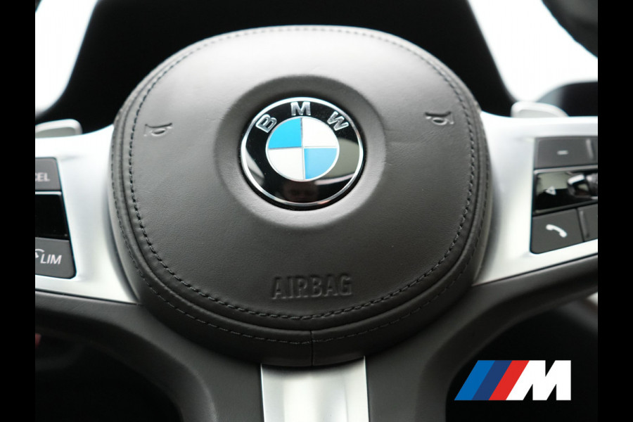 BMW 4 Serie Gran Coupé 430i M Sport 245pk Dealer O.H Sanremo Green | Panodak | Lederen Competition Stoelen Memory & Verwarmd | Adaptive Onderstel | 360 Camera | Harman & Kardon | 19" L.M | Carbon | Apple Carplay | Navigatie | Blis | Virtual | DAB |